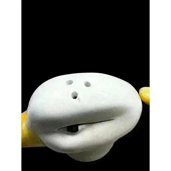 Vintage White Ceramic Cute, Quirky Duck Head Salt And Pepper Shakers - Picture 9 of 13